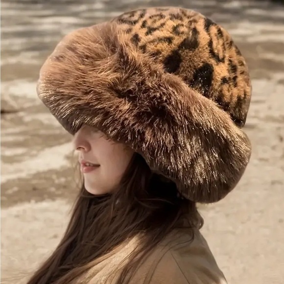 Faux Fur Hat Beanie Leopard Print - Picture 2 of 8